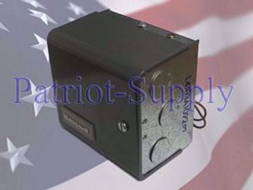 Picture of AQUASTAT HONEYWELL L4103A1092