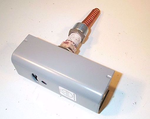 Picture of 11A79-2 FAST RESPONSE DIRECT IMMERSION CONTROL SPDT 100