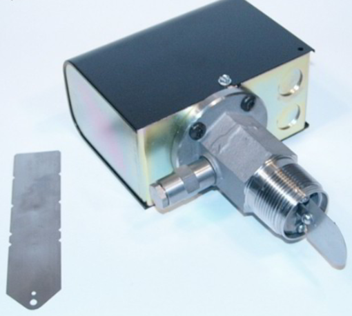 Picture of FS7-4S FLOW SWITCH 1-1 4 NPT, SPDT Snap Switch, Industrial Liquid Flow Switch with Stainless Steel Body for up to 1000 PSI Max Pressure with Trimmable Stainless Steel Paddles (Part Number 120160)