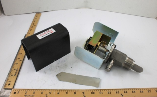 Picture of FS7-4SJ FLOW SWITCH 1-1 4 BSTP, SPDT Snap Switch, Industrial Liquid Flow Switch with Stainless Steel Body for up to 1000 PSI Max Pressure with Trimmable Stainless Steel Paddles (Part Number 120171)